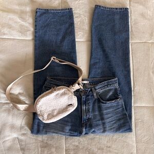 LOLË Convertible Fleece Belt Bag